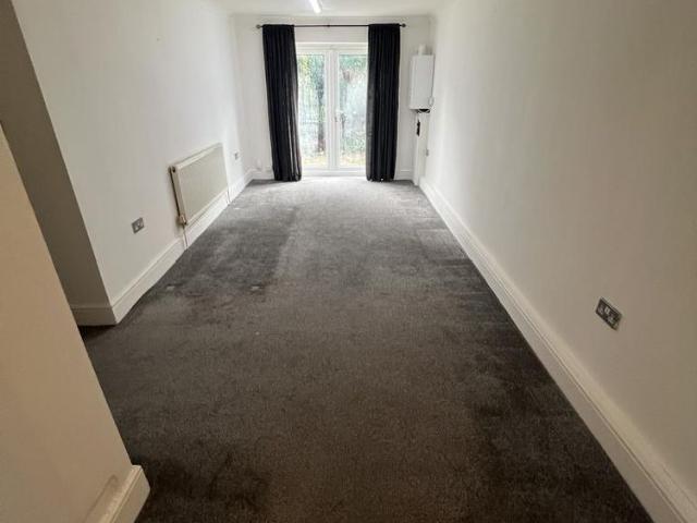 Apartment for rent in Gidea Park, Greater London