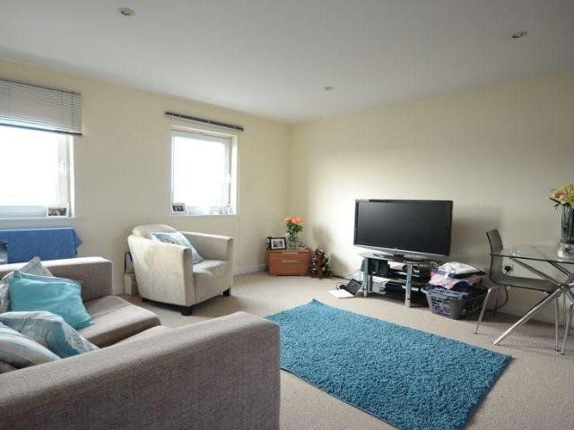 Apartment for rent in Kennet Island, Reading