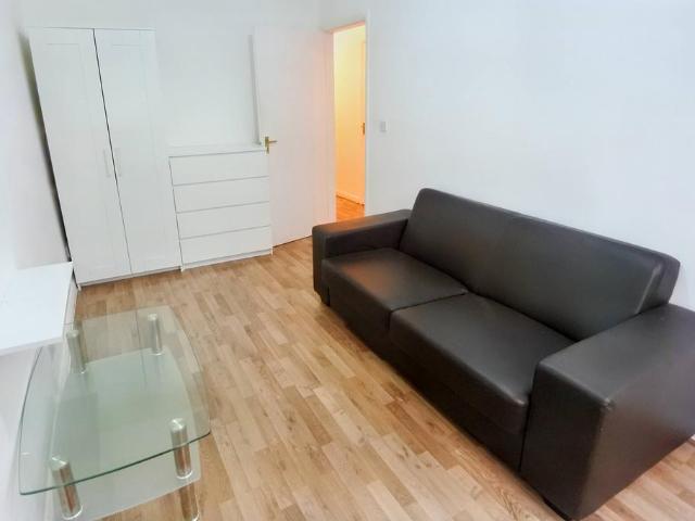 Flat for rent in Dollis Hill, Greater London
