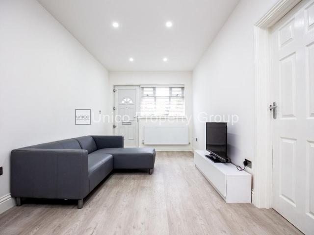 Flat for rent in London Borough of Redbridge, Greater London