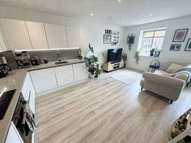 Apartment for rent in Westbrook, Acol
