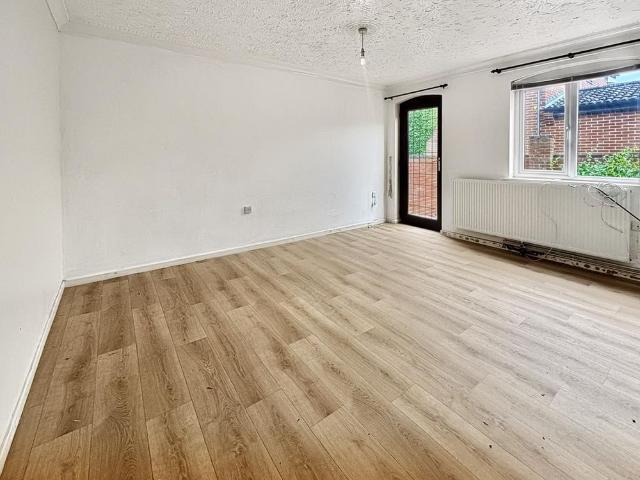 Apartment for rent in Clover Hill, East Bank
