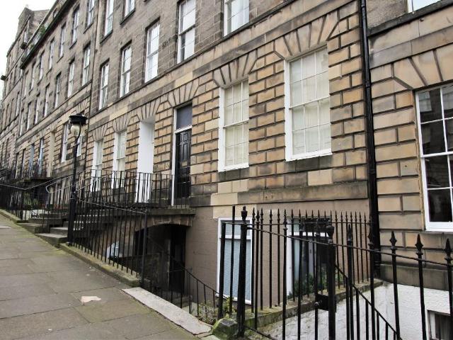 Flat for rent in New Town, Scotland