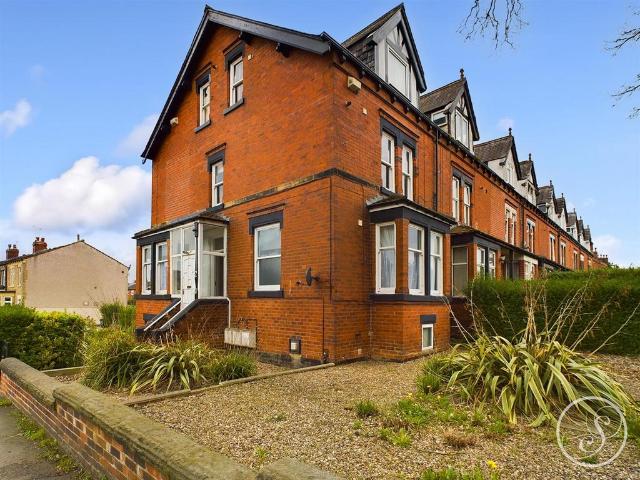 Flat for rent in Whitkirk, Austhorpe