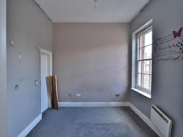 Apartment for rent in Dixons Green, West Midlands