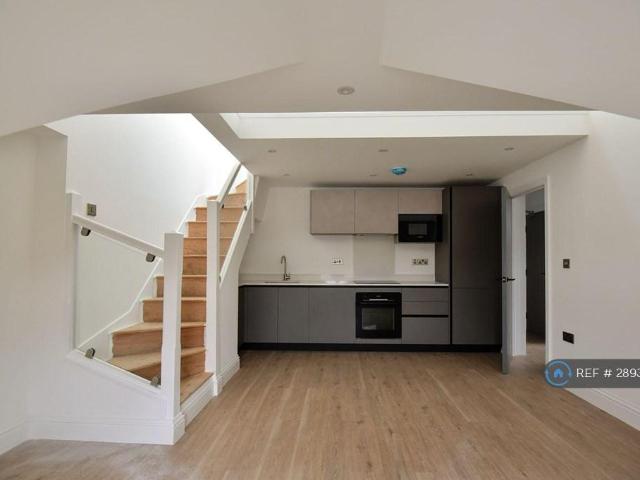 Flat for rent in Broadheath, Trafford Park