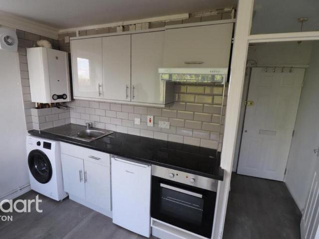 Flat for rent in Spring Park, Luton