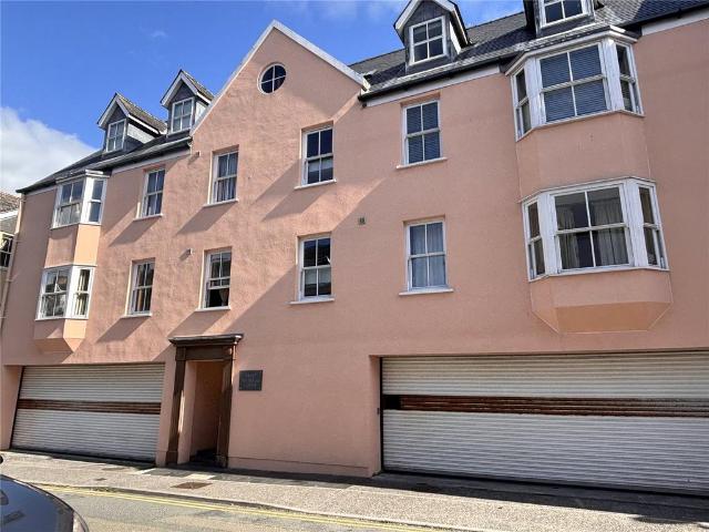 Flat for rent in Tenby, Wales