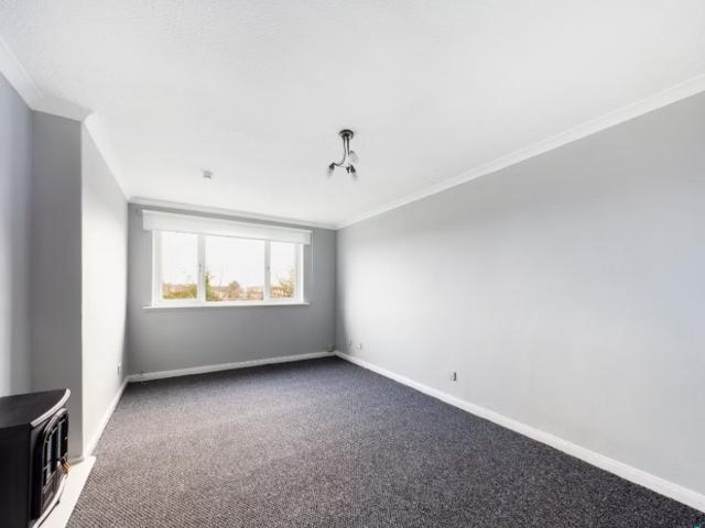 Apartment for rent in East Mains, Barassie