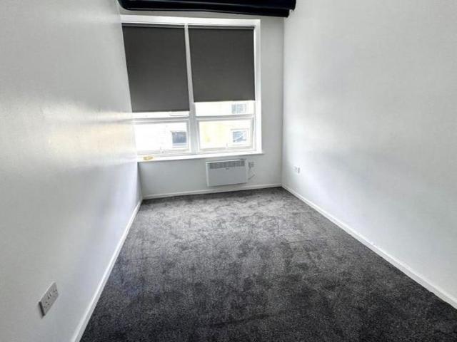 Apartment for rent in Eightlands, Dewsbury