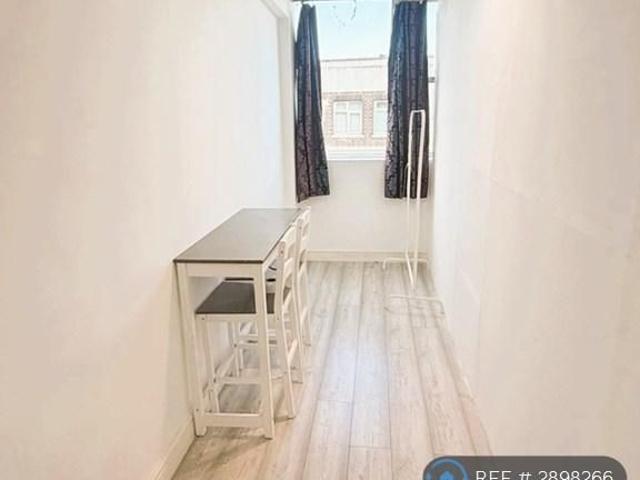 Apartment for rent in London Borough of Croydon, Thornton Heath