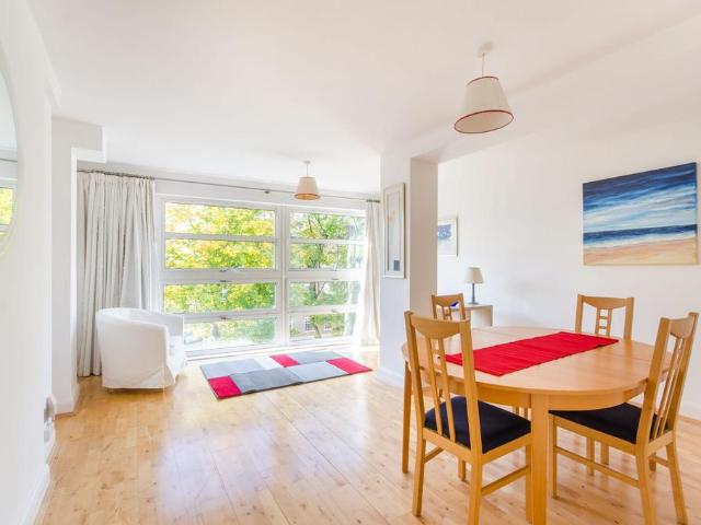 Flat for rent in London Borough of Hounslow, Strand