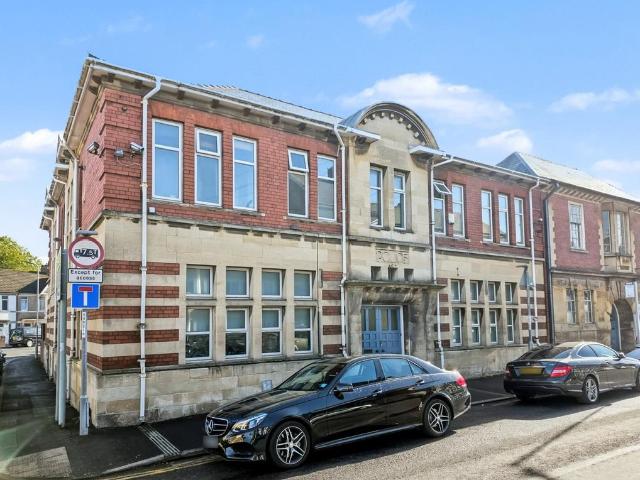 Flat for rent in Pillgwenlly, Newport