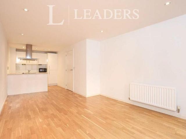 Apartment for rent in Horsell, Woking
