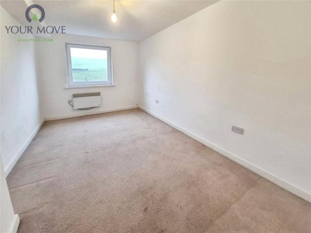 Apartment for rent in Long Lee, West Yorkshire