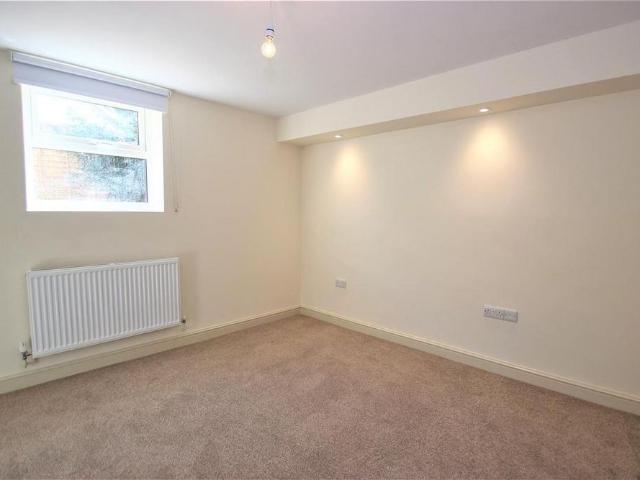 Apartment for rent in St Clement's, The Slade