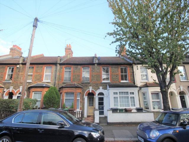Flat for rent in Upper Walthamstow, Greater London