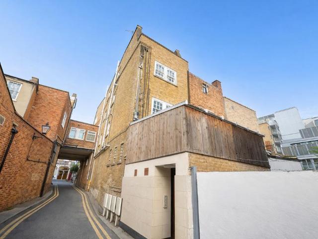 Flat for rent in London Borough of Croydon, Greater London