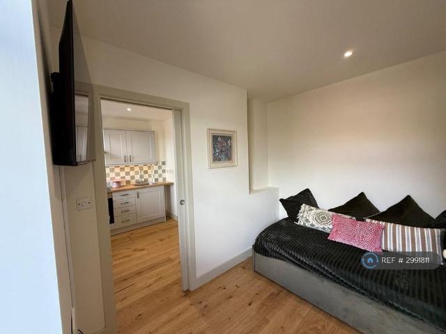 Apartment for rent in Holywell, The Slade
