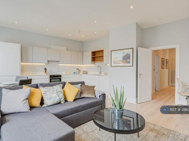 Apartment for rent in St Margarets, Greater London
