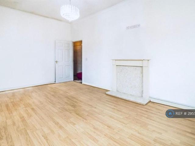 Apartment for rent in Stocking Farm, Old Wharf
