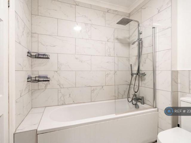 Flat for rent in Comiston, Scotland