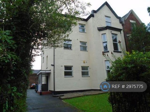 Flat for rent in Calderstones