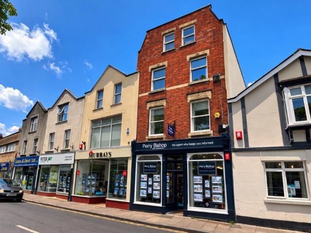 Flat for rent in Stroud, School House