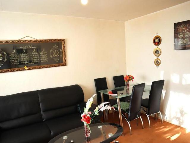 Apartment for rent in West End, Old Wharf