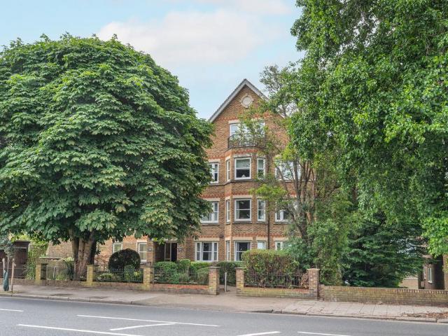 Flat for rent in Widmore, Greater London