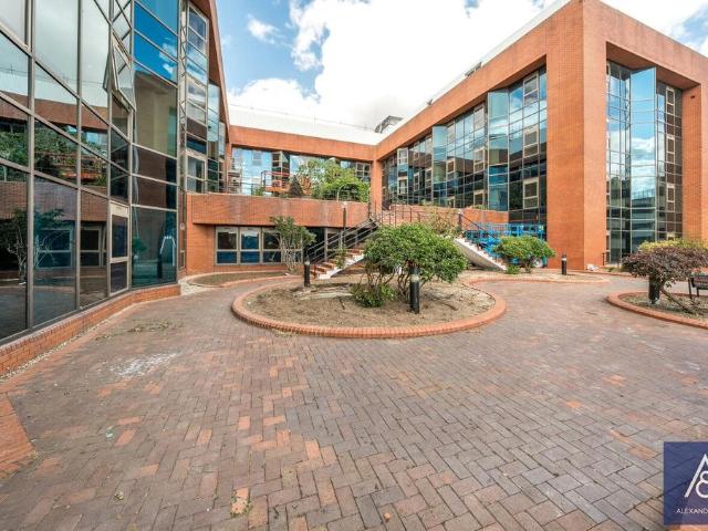 Flat for rent in Walton, Aylesbury