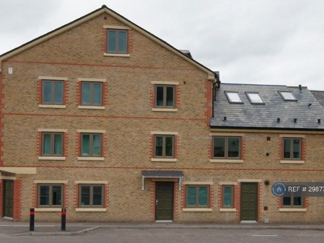 Flat for rent in Wellsprings, Rumwell