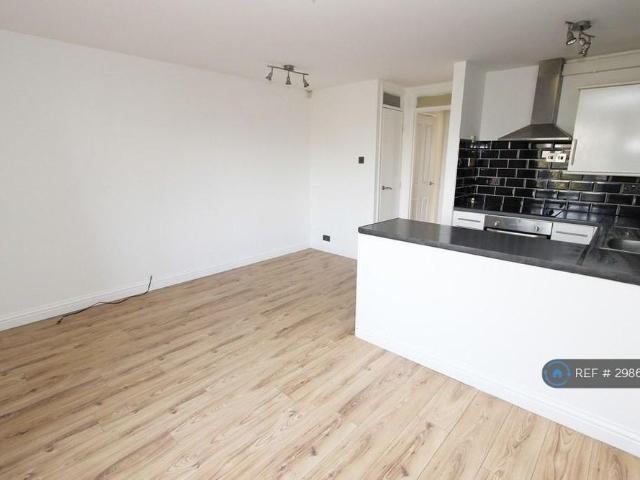 Apartment for rent in Monks Orchard, Kent
