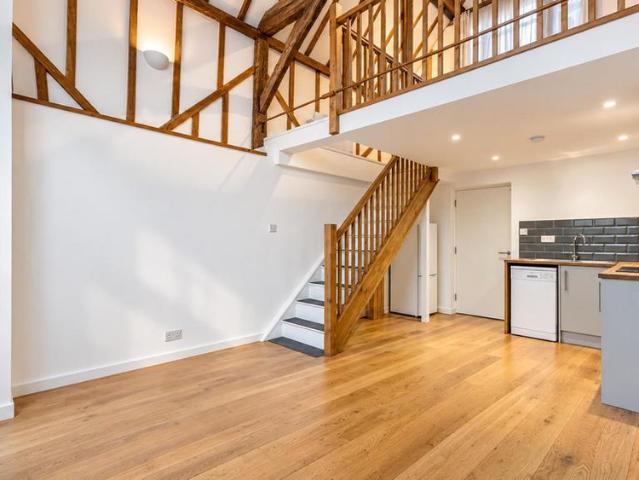 Apartment for rent in Elstree, Hertsmere