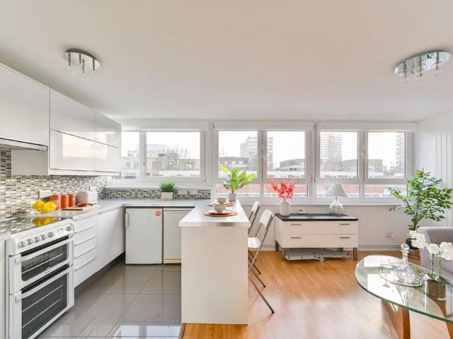 Flat for rent in Battersea, Greater London