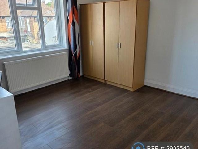 Flat for rent in Hayes, Greater London