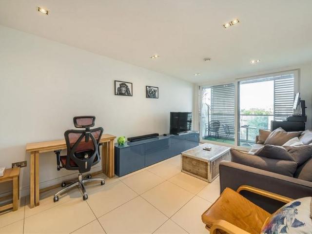 Apartment for rent in Hoxton, Greater London