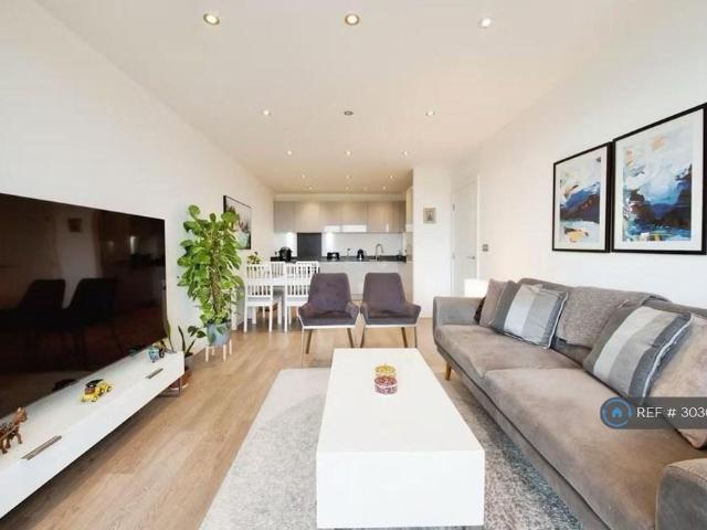 Apartment for rent in Scrattons Farm, Greater London