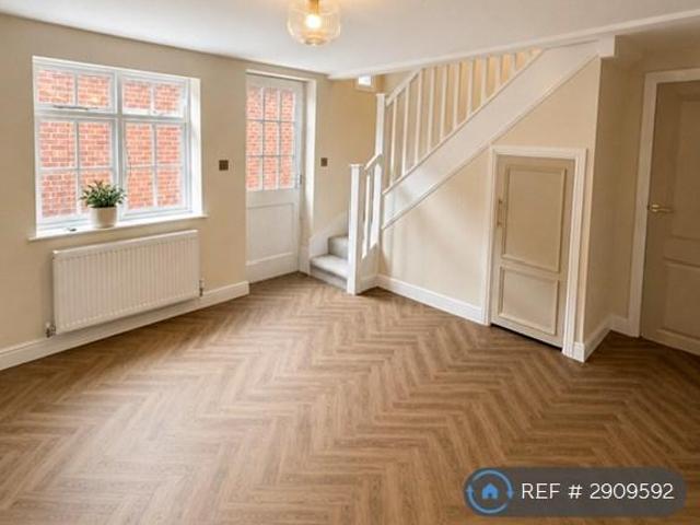 Flat for rent in Alverton, East Midlands