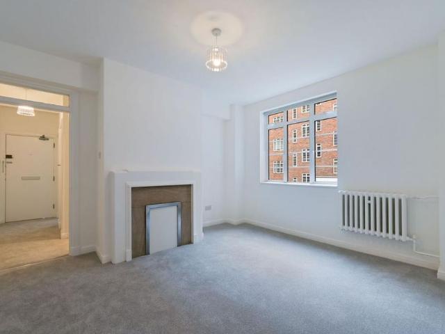 Apartment for rent in London Borough of Hammersmith and Fulham, Greater London