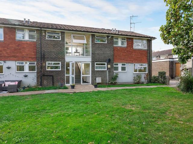 Flat for rent in Newdigate, Mole Valley