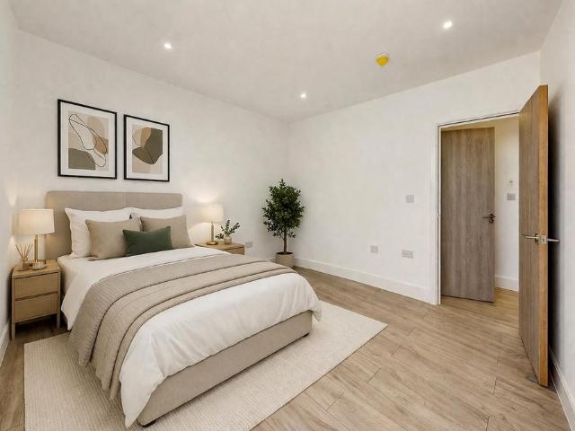 Flat for rent in Connaught Park, Bushey