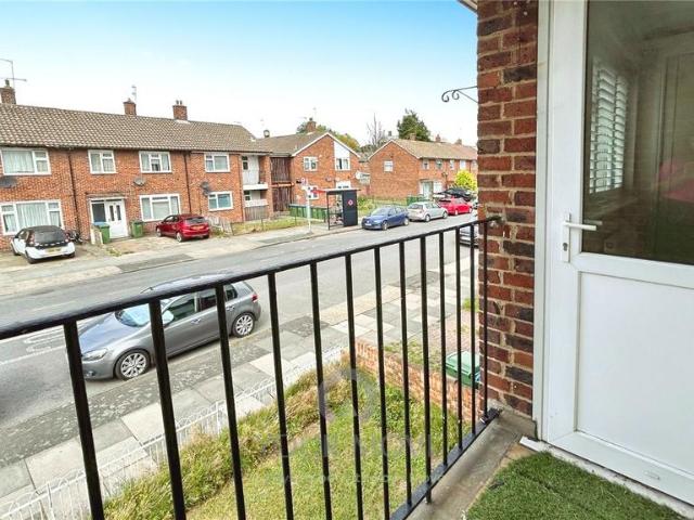 Flat for rent in Thamesmead, Greater London