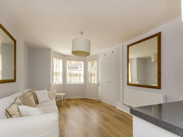 Flat for rent in Guildford Park, Westborough