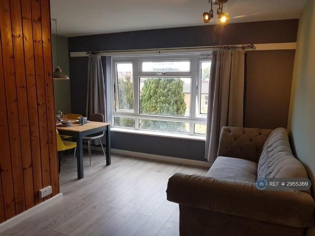 Apartment for rent in Sydenham, Green Close