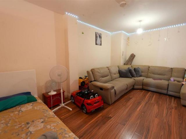 Apartment for rent in Slough