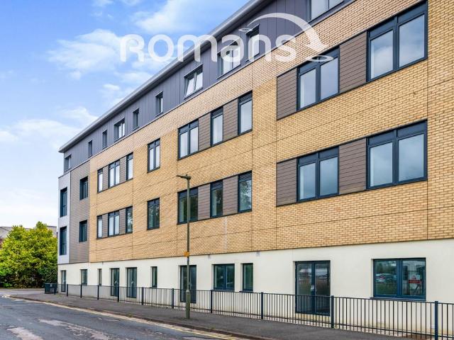Flat for rent in Heol-las, Surrey