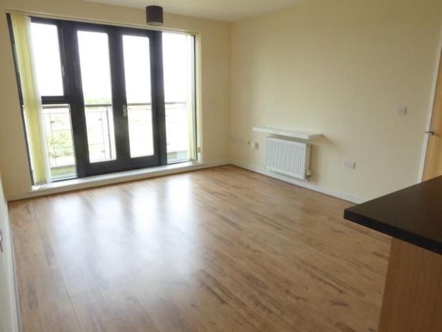 Apartment for rent in Worcester Park Estate, Monks Orchard