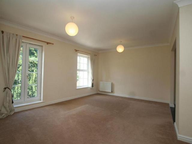 Apartment for rent in Greenhithe, Dartford