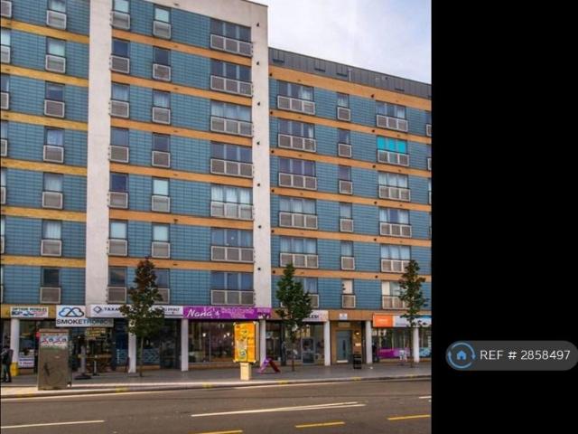 Flat for rent in London Borough of Croydon, Greater London